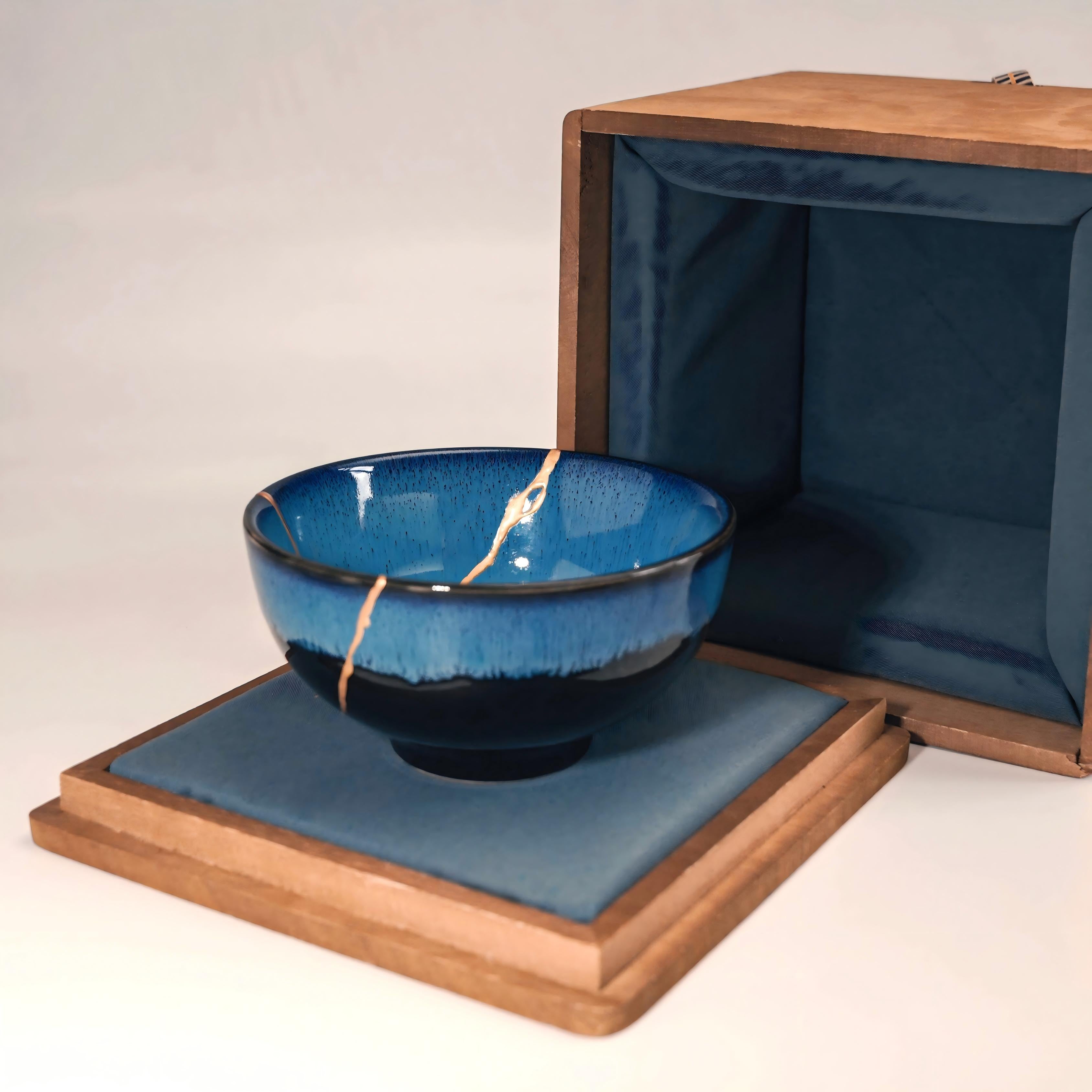 Bowl repaired with gold powder