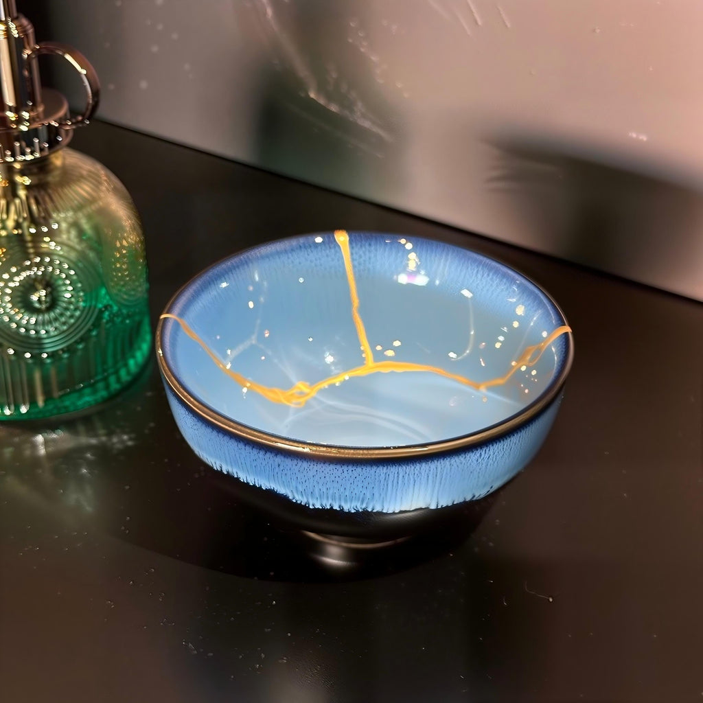 Bowl repaired with gold powder